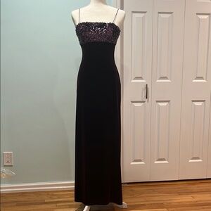 Elegant Burgundy Evening Gown with Sequin Detail
